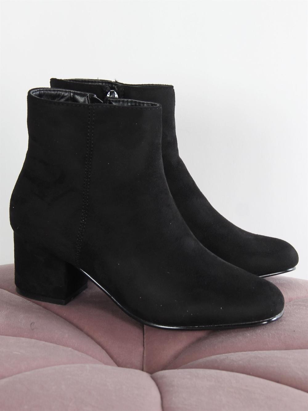 Vanja - Sort støvlet i ruskindslook